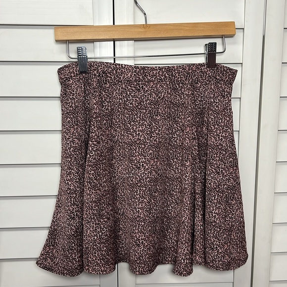 Urban Outfitters Millie Pink Leopard Print Button Front Mini Skirt Size Medium - Picture 6 of 8